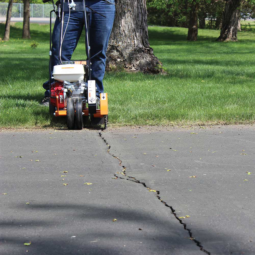 BravePro Crack Cleaner, 8 In. Wire Knot Brush, Honda GX120, Model BRPC105H