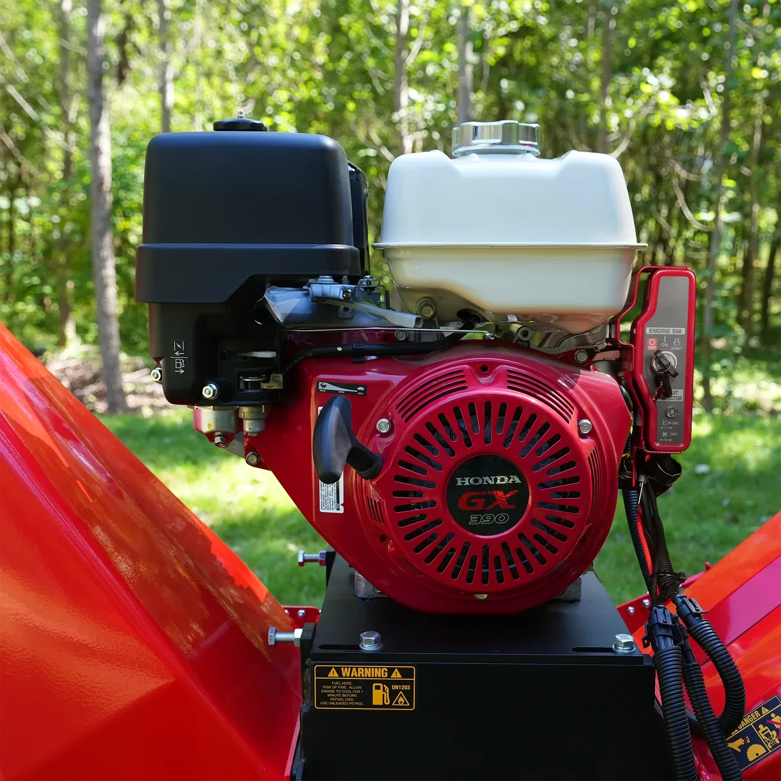 MechMaxx 6" HONDA 688cc 22HP 4-Wheel Drum Wood Chipper with Taillight, Model B150