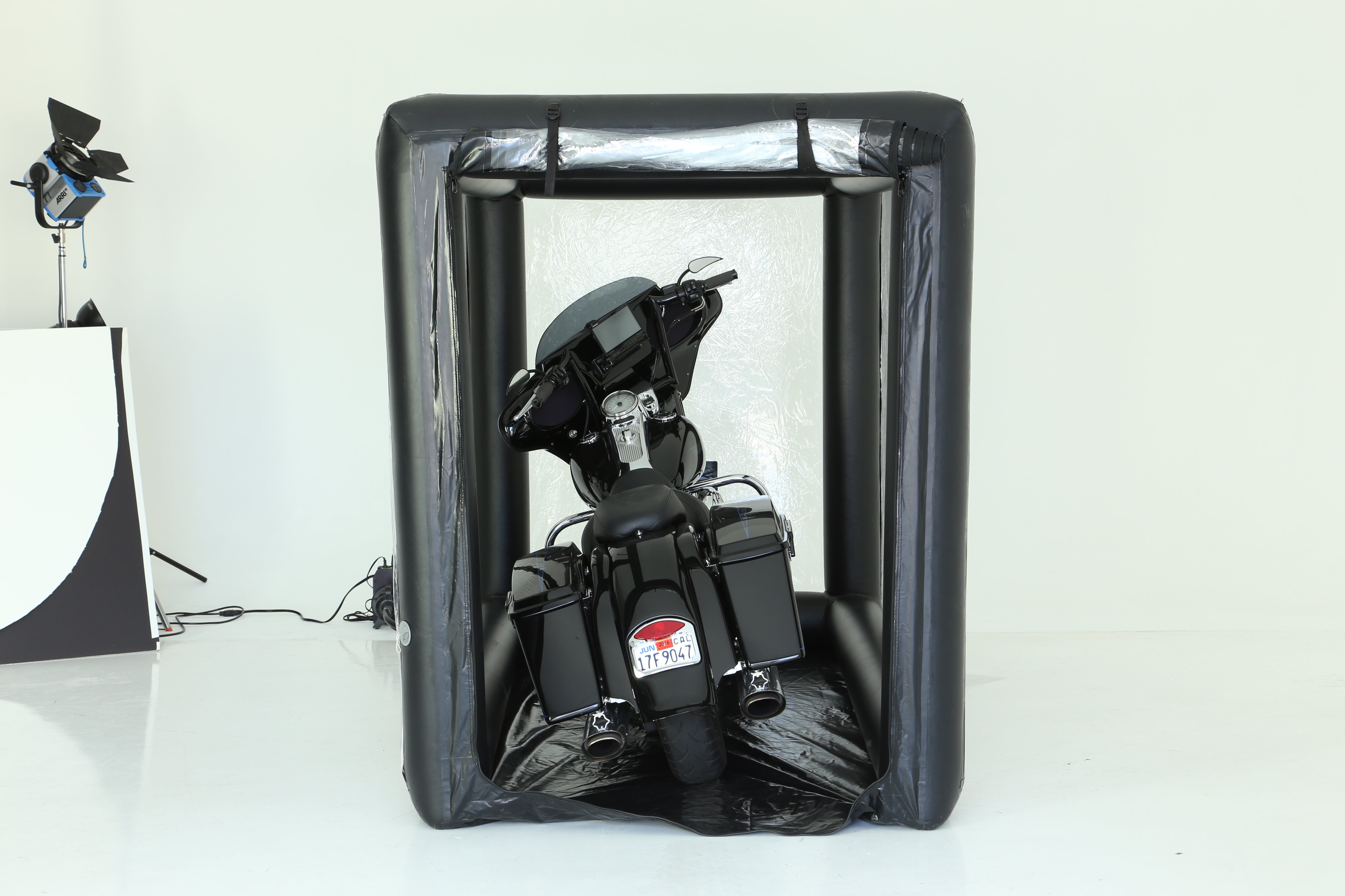 CarCapsule 12 ft Bike ShowCase Indoor Black Cover - BBSH12