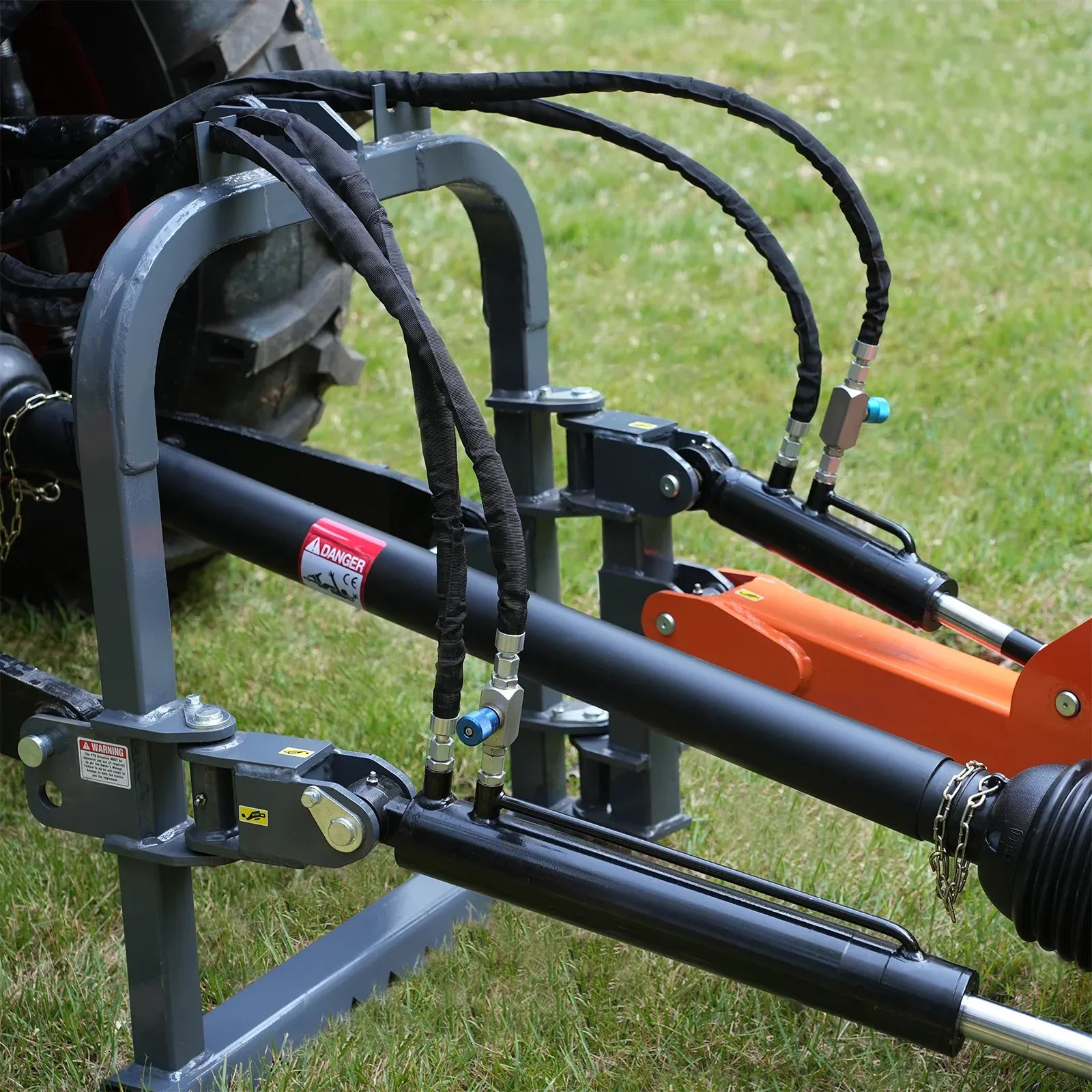 MechMaxx 24" Cutting Wheel Hydraulic Cylinder Stump Grinder for 35–60HP Tractors, Includes PTO Shaft with Slip Clutch, Model TSG61