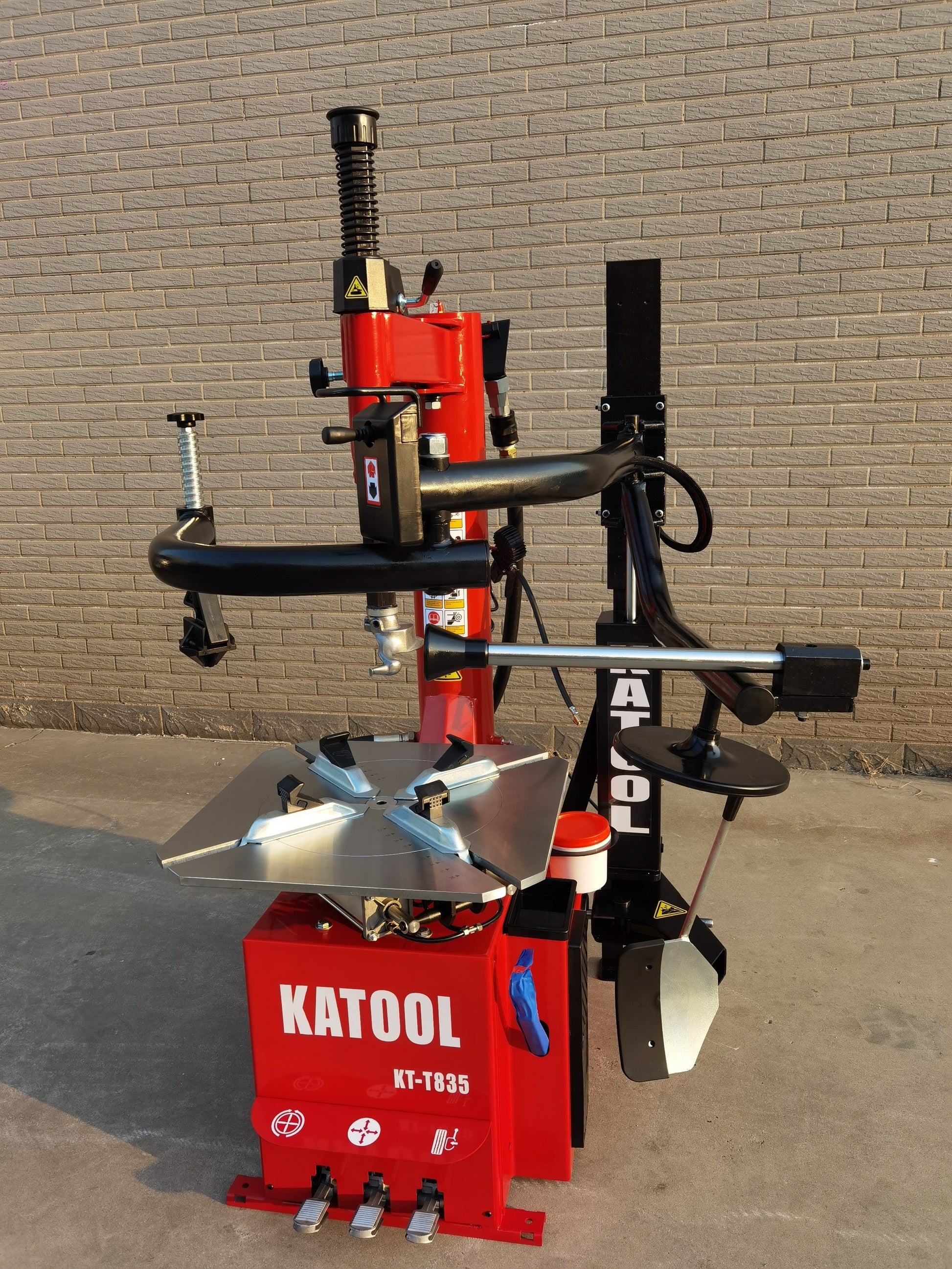 Katool KT-T835 Tire Changer with Single Assist Arm for 12"-28" Rims