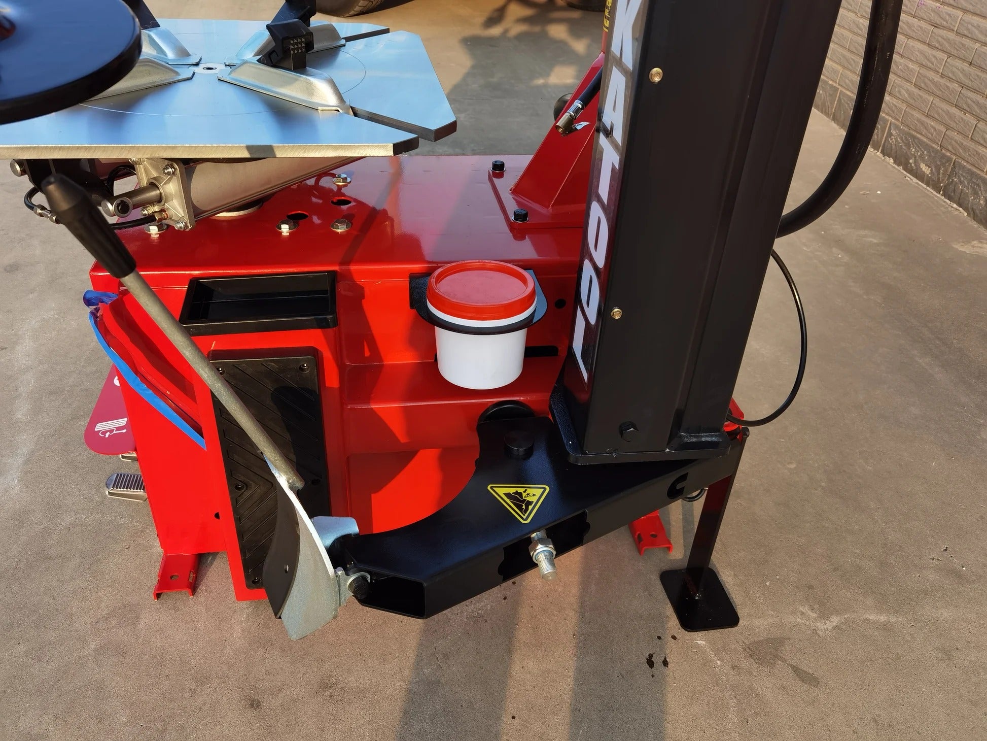 Katool KT-T835 Tire Changer with Single Assist Arm for 12"-28" Rims