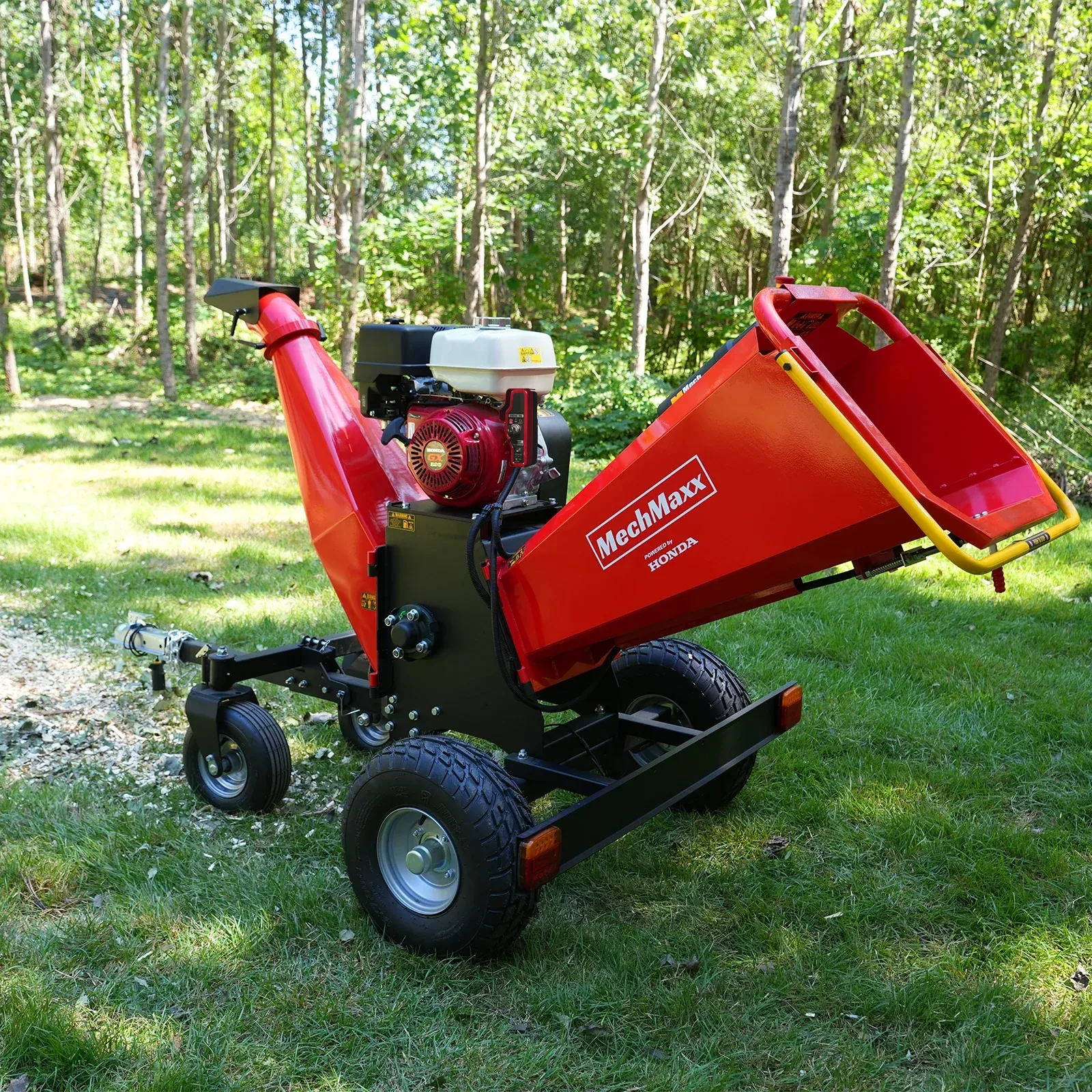 MechMaxx 6" HONDA 688cc 22HP 4-Wheel Drum Wood Chipper with Taillight, Model B150