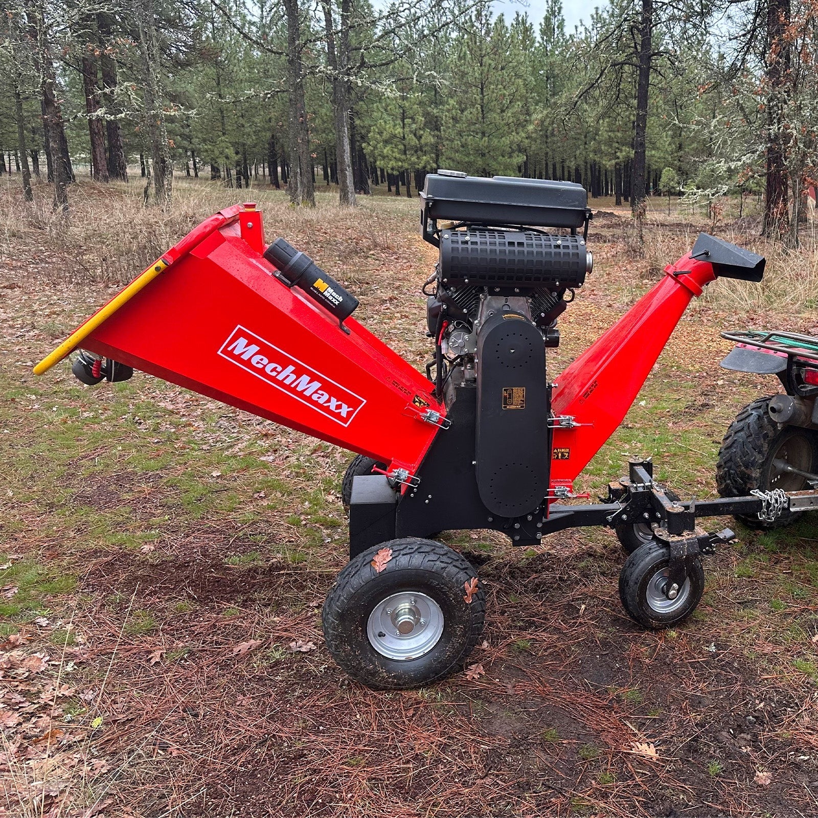 MechMaxx 8" 35HP 1000cc ZONSEN 4-Wheel Drum Wood Chipper with Taillight, Model B200