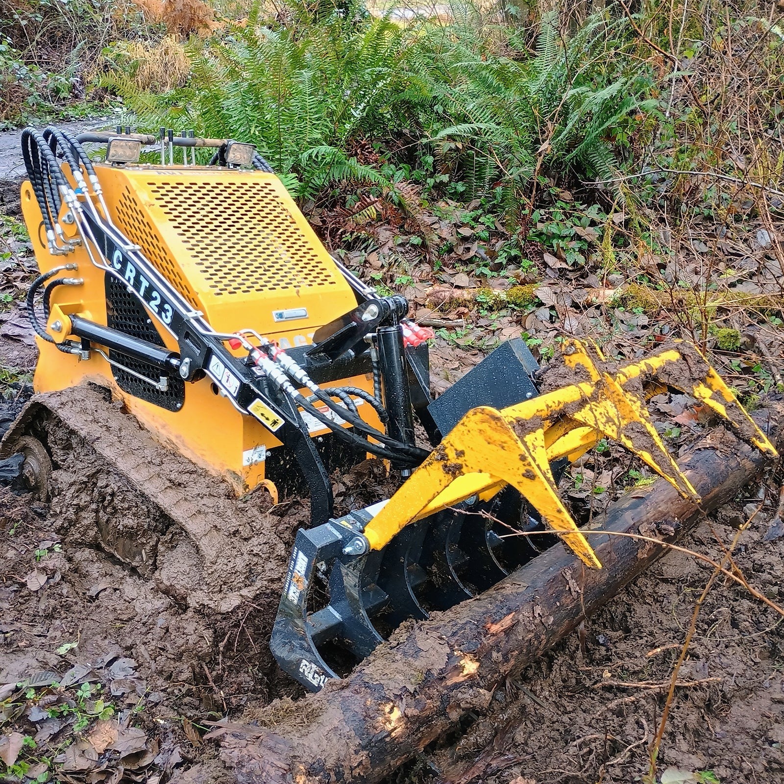 MechMaxx 42" Skeleton Grapple Attachment for Mini Skid Steer with 24" Arm Opening and 2000 lb Capacity