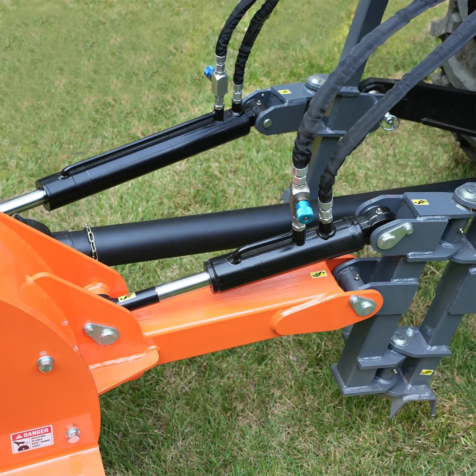 MechMaxx 24" Cutting Wheel Hydraulic Cylinder Stump Grinder for 35–60HP Tractors, Includes PTO Shaft with Slip Clutch, Model TSG61