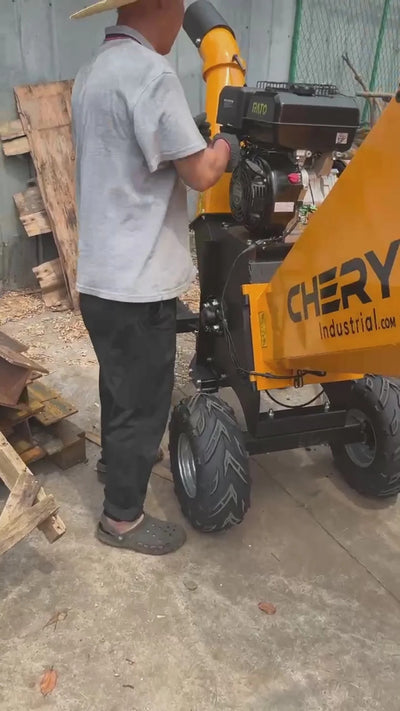 Chery Industrial 6" 15 HP 420cc Gas Powered Wood Chipper - YONWCDRGS350PRO