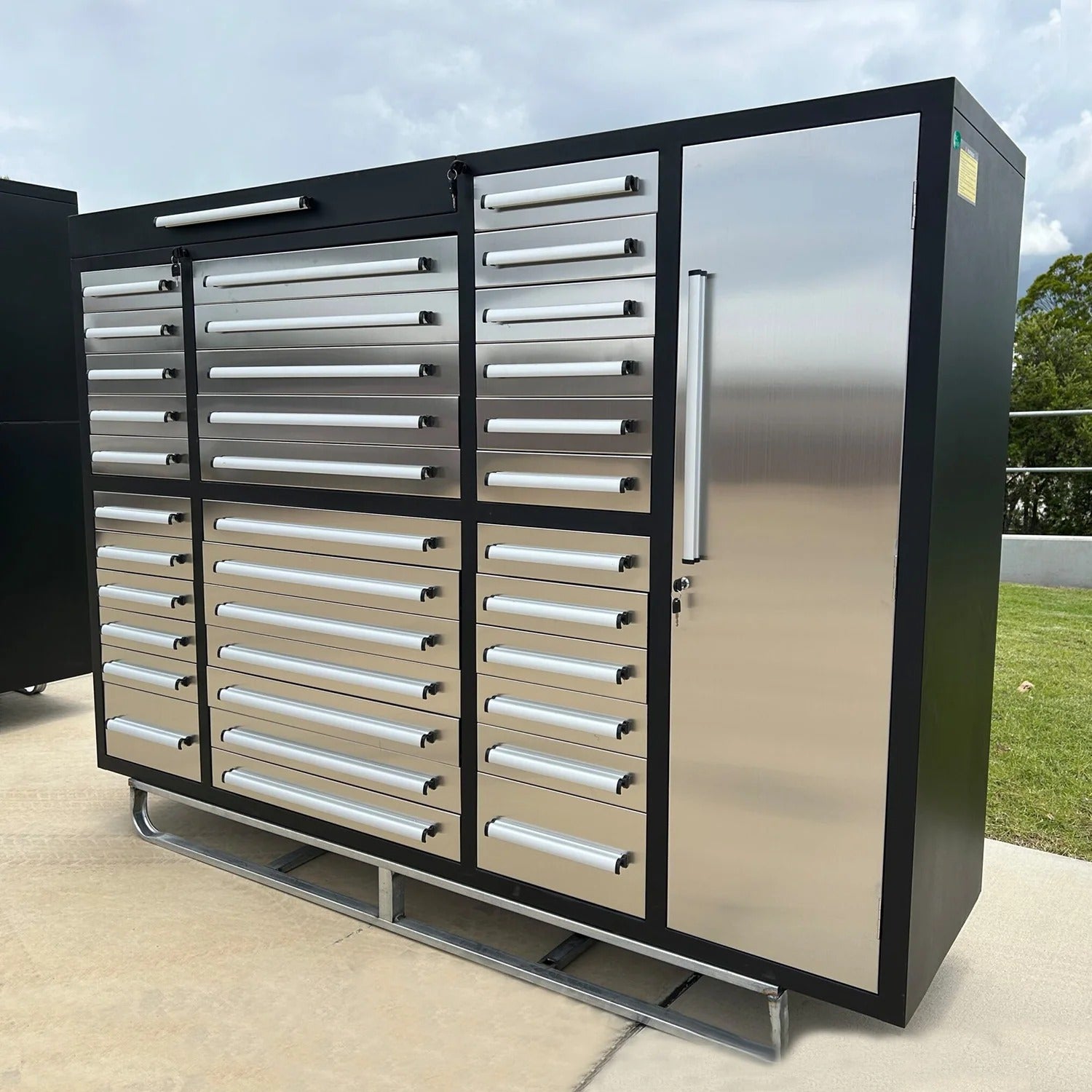 Chery Industrial 7ft Garage Storage Cabinet (35 Drawers & 1 Cabinet) - WW000212