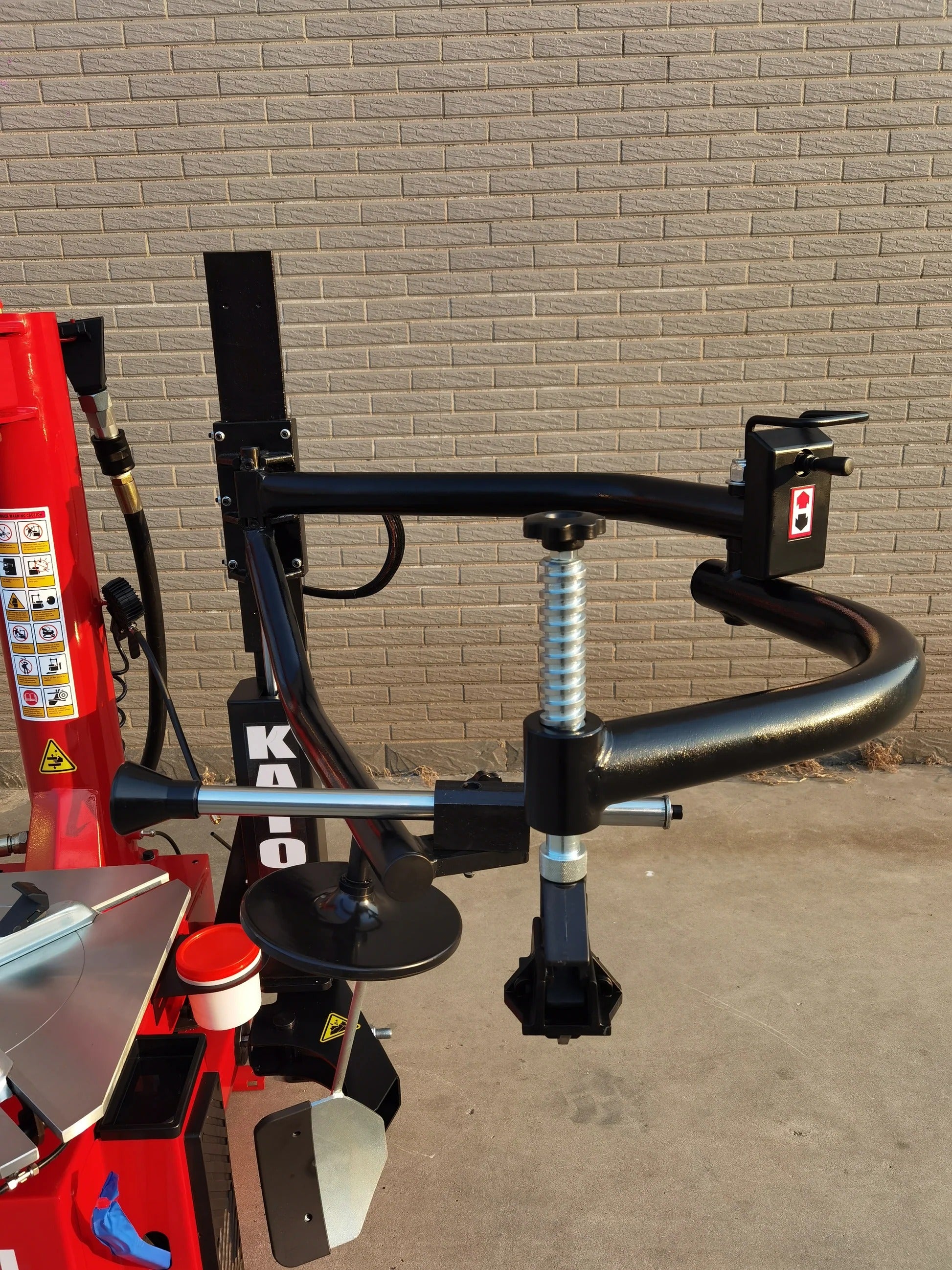 Katool KT-T835 Tire Changer with Single Assist Arm for 12"-28" Rims